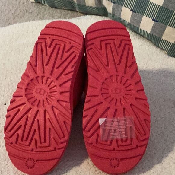UGG Women’s Neumel II Chukka Boot pink, Size 7, NWOT Display pair - Picture 9 of 13
